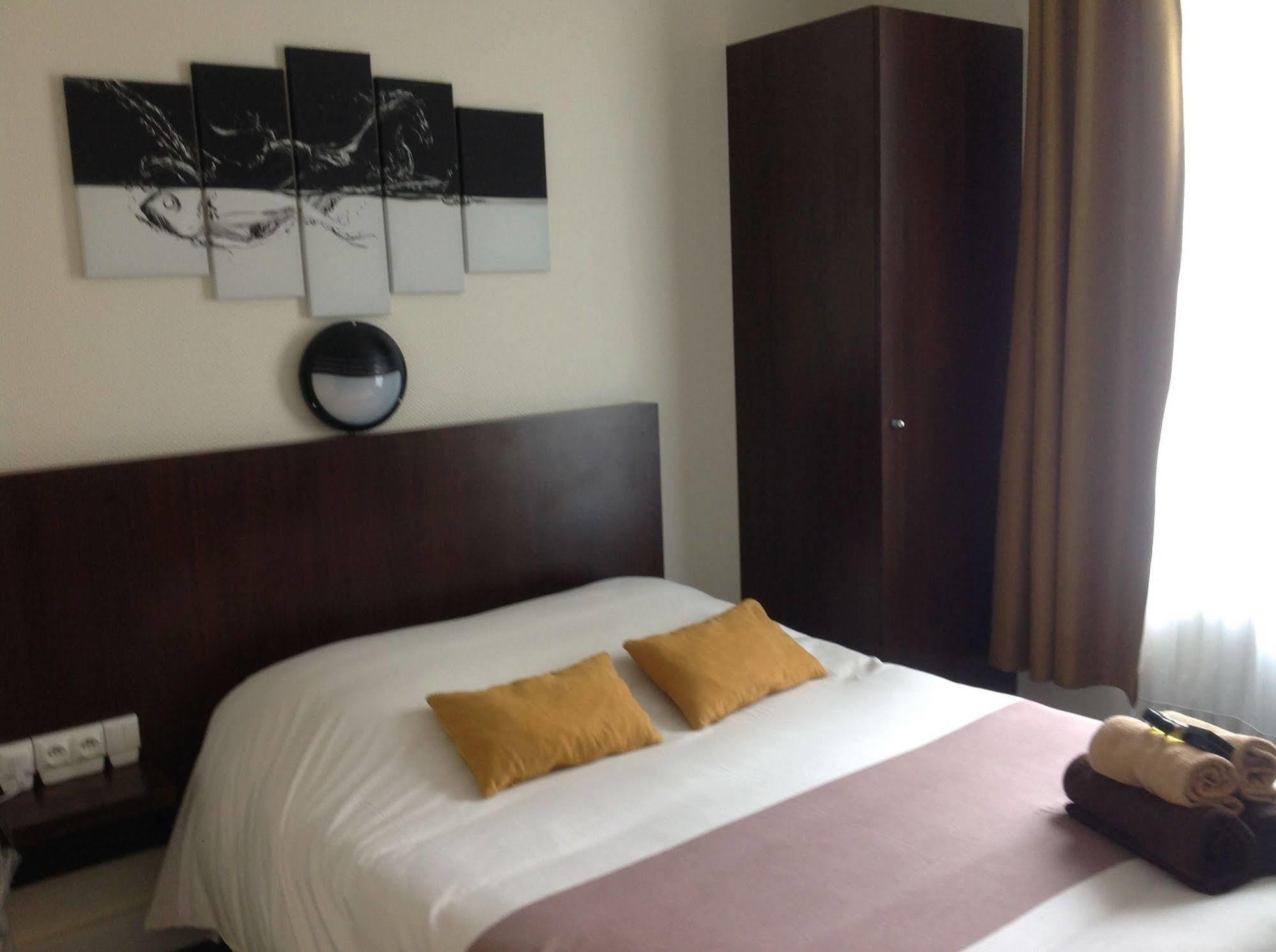 Hotel De La Paix Caen Ngoại thất bức ảnh