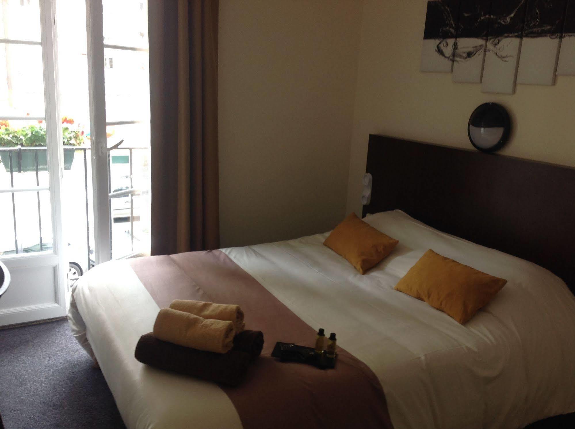 Hotel De La Paix Caen Ngoại thất bức ảnh