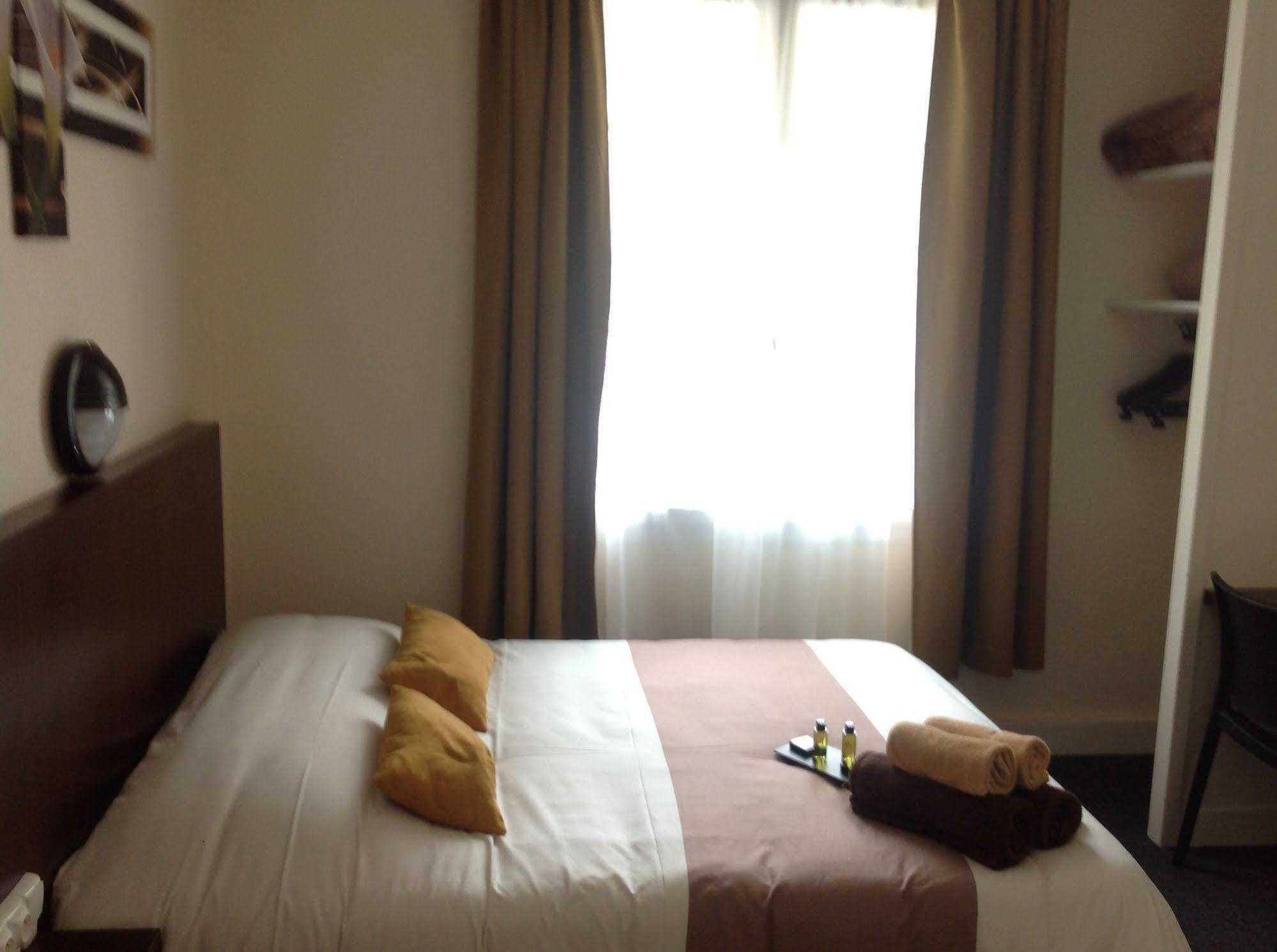 Hotel De La Paix Caen Ngoại thất bức ảnh