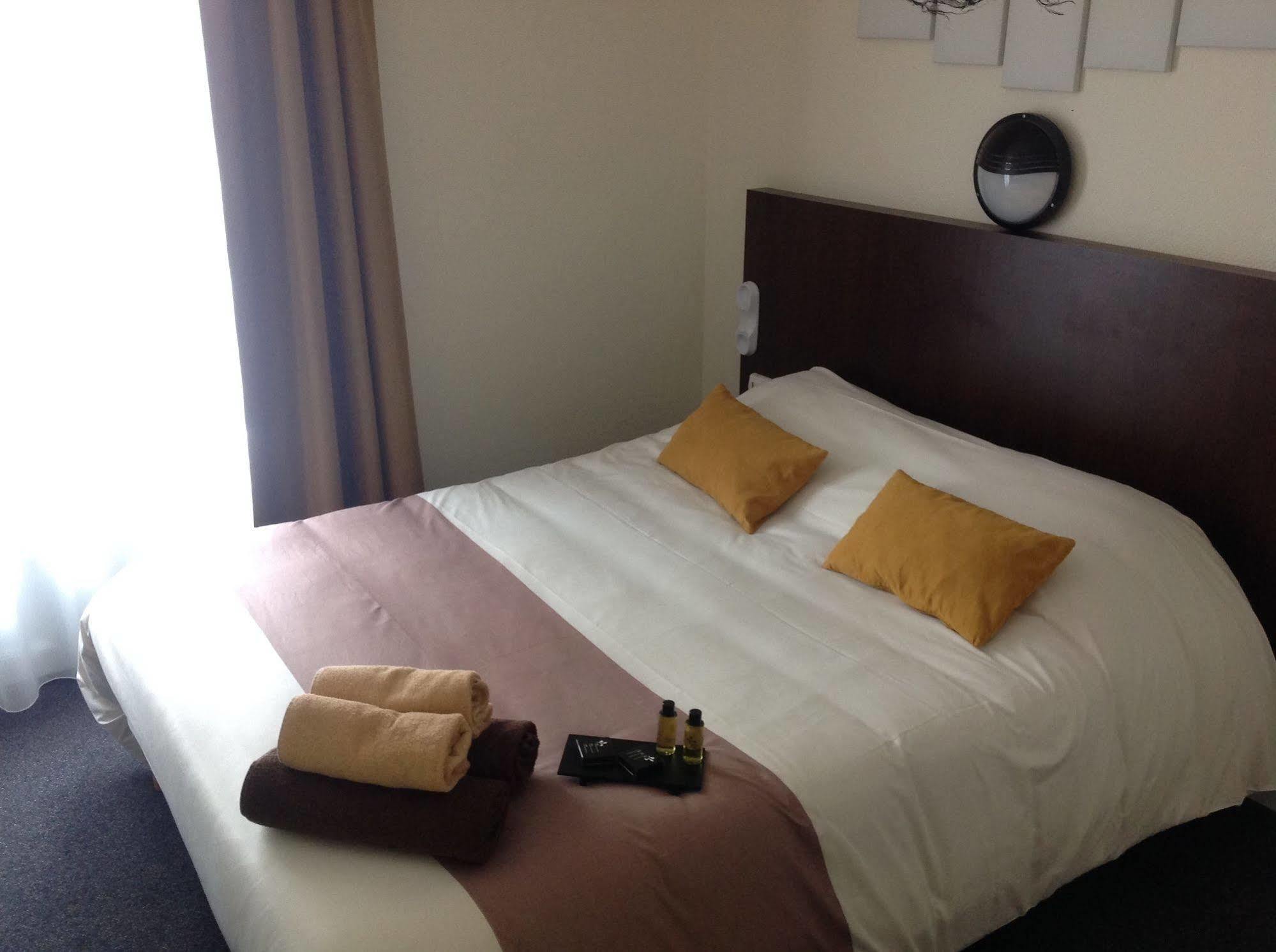Hotel De La Paix Caen Ngoại thất bức ảnh
