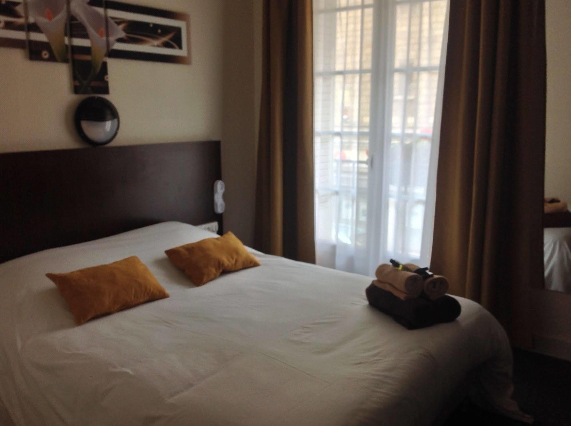 Hotel De La Paix Caen Ngoại thất bức ảnh